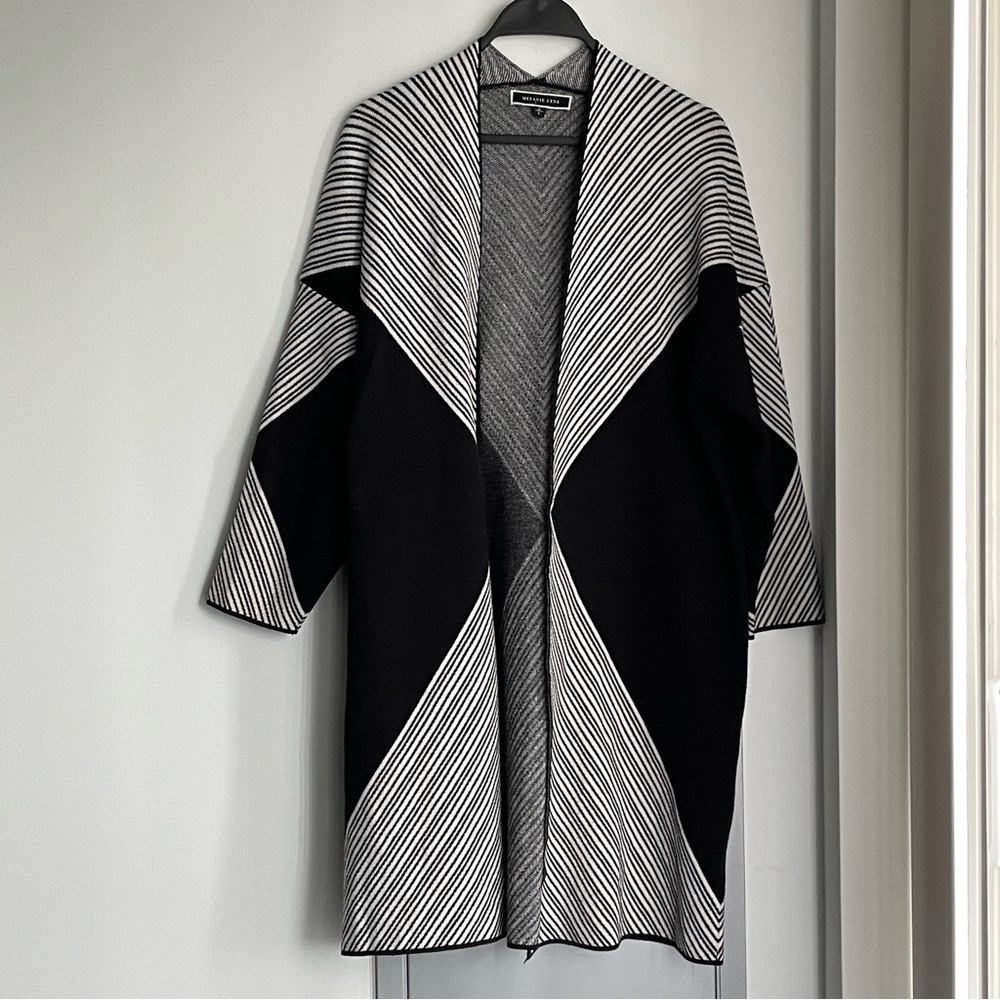 MELANIE LYNE Black and White Striped Open front Cardigan/ Duster